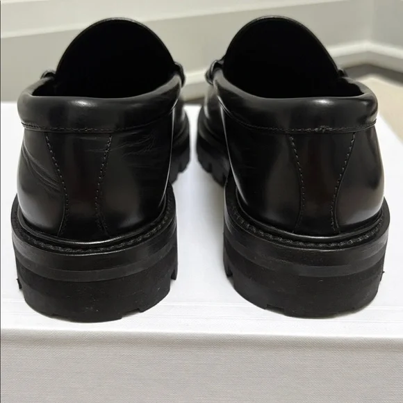 CELINE Margaret Loafer with Triomphe Chain in Polished Black Leather - Picture 14 of 16